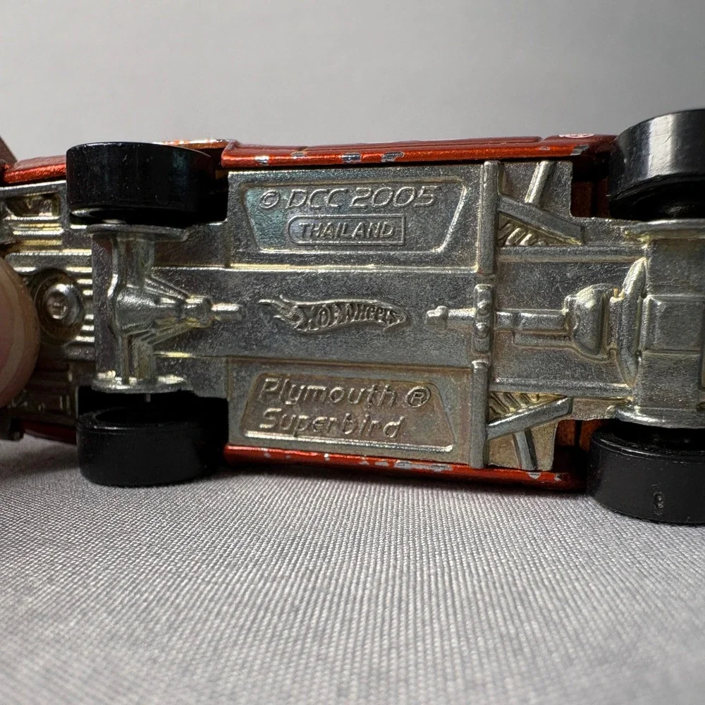 Hot Wheels 2005 Plymouth Superbird Orange 68 Racing Diecast 1:64 Muscle Car